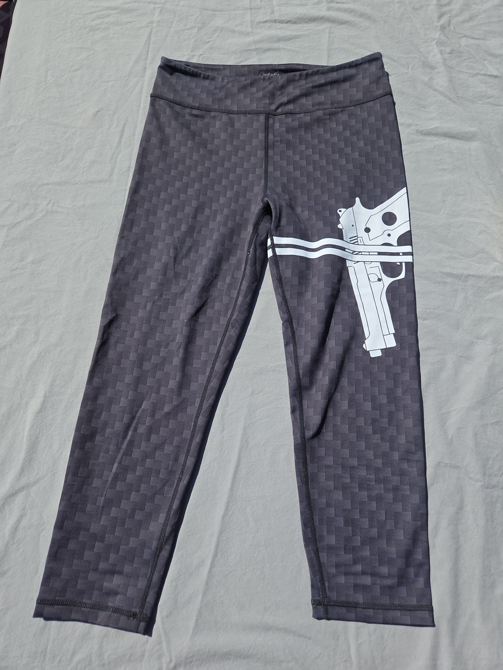 Constantly Varied Gear CVG RARE Gun Strapped Capris S GUC